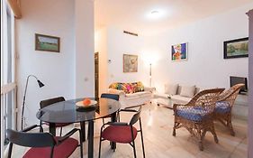 Pavia Central Suite by Valcambre